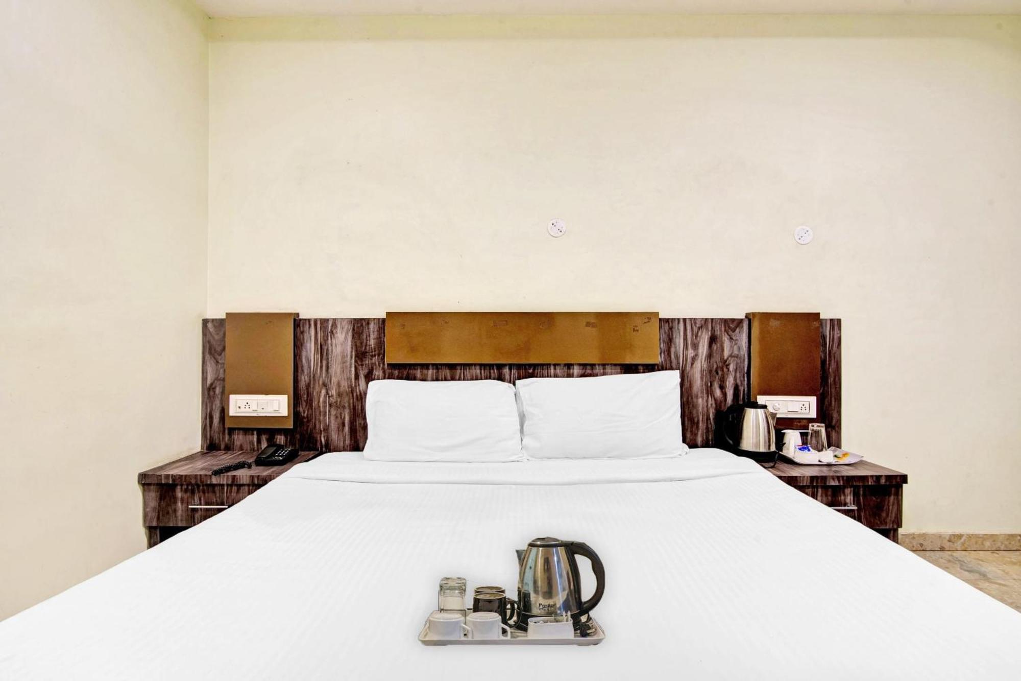 Townhouse 700 Hotel Krishna. นาคปุระ ภายนอก รูปภาพ