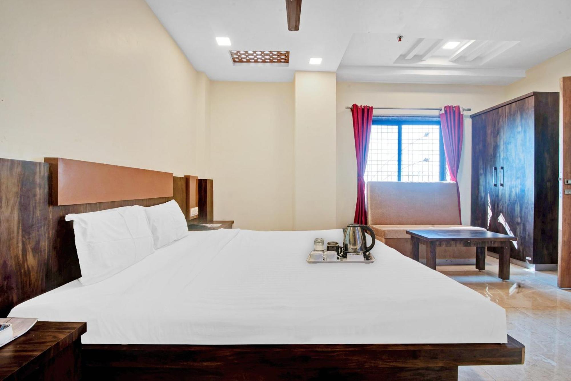 Townhouse 700 Hotel Krishna. นาคปุระ ภายนอก รูปภาพ