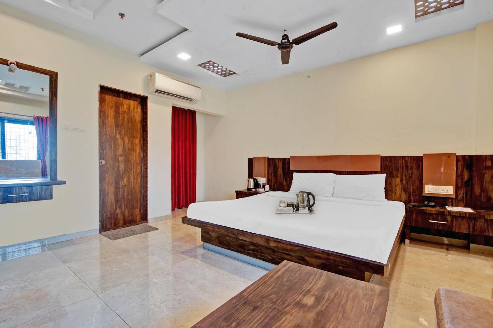 Townhouse 700 Hotel Krishna. นาคปุระ ภายนอก รูปภาพ