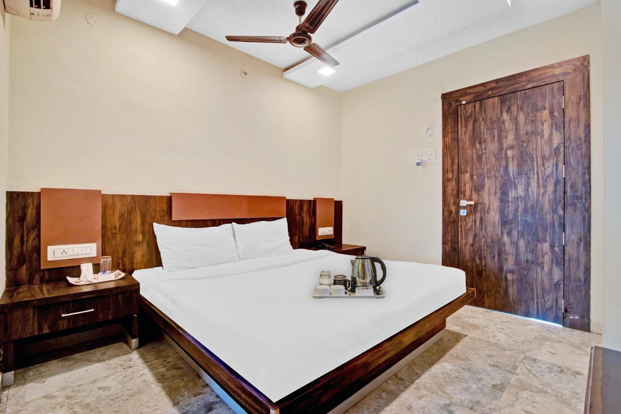 Townhouse 700 Hotel Krishna. นาคปุระ ภายนอก รูปภาพ